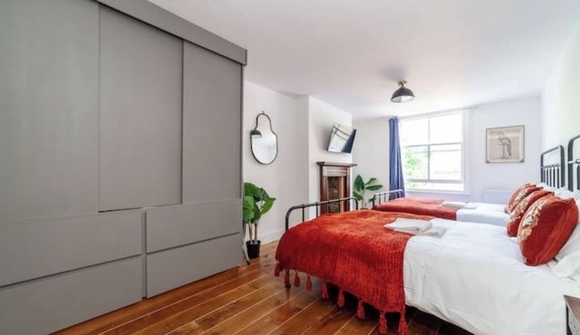 Spacious 1-Bed Apartment in the Heart of London – Sleeps up to 6