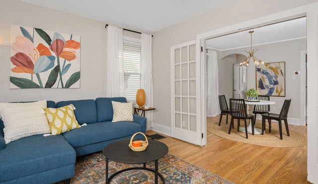 Spacious 1 bedroom 2 bathroom Private Home with Washer/Dryer and Office