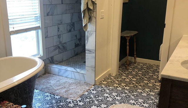 Spacious 1-Bedroom Apt, Large Bath, Kitchenette in Livingston, MT Neighborhood