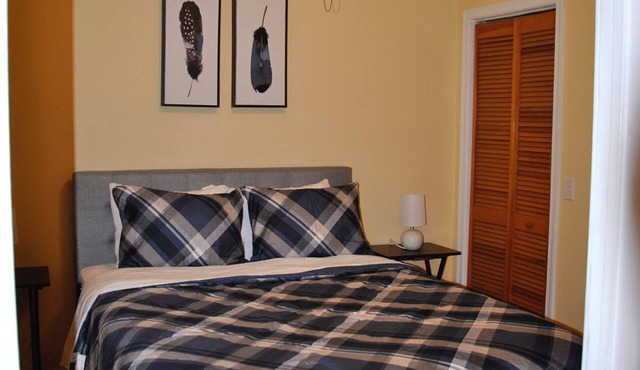 Spacious 1-bedroom apartment in charming Elmira with WiFi, AC