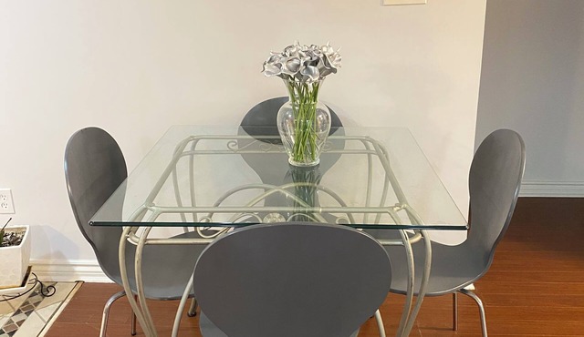 Spacious 1 Bedroom Apartment To Yourself. Perfect for solo traveller or couples
