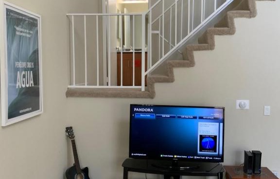 Spacious 1 Bedroom Apt in Woodland Hills CA
