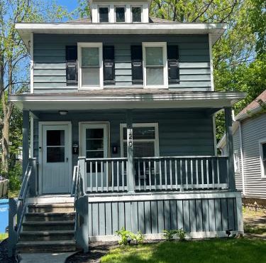 Spacious 1 Bedroom Duplex