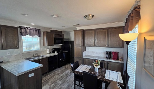 SPACIOUS 1 BEDROOM HOUSE IN DISNEY AREA 5 STAR RATED MILL CREEK RESORT 2775