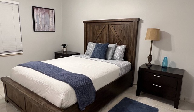 Spacious 1-bedroom just mins to WEF