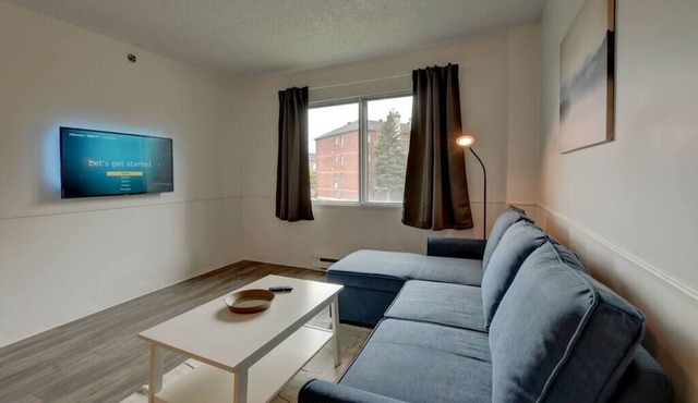 Spacious 1 bedroom, with balcony, Laval, all incl