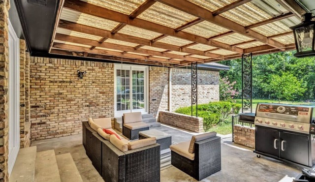 Spacious 1 Story Home: Game Room, Grill, Patio