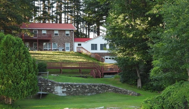 Spacious 11-bedroom lodge in beautiful Litchfield with AC and fitness room