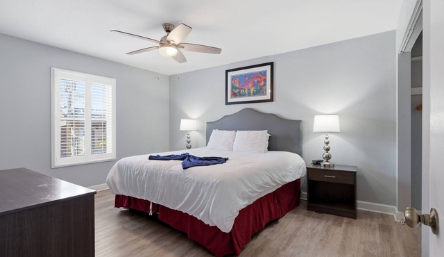 Spacious 11BR Frenchmen Street retreat with shared pool, hot tub, parking, and walkable access to the French Quarter.