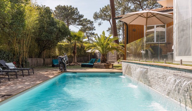 Spacious 16-person villa - Heated pool