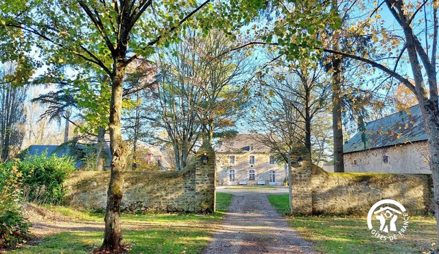 Spacious 18th-Century Country House with Garden, Terrace, and Family Amenities