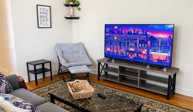 Spacious 1BR Near Philly | Quiet, Comfy, Free Parking, Text us for Discount