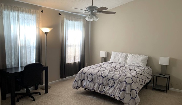 Spacious 1BD/1BR 15 Min from Downtown, 5 Min from PA Turnpike