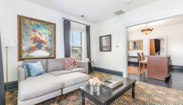 Spacious 1bd, Close to Beach, Shops, Food & Mall