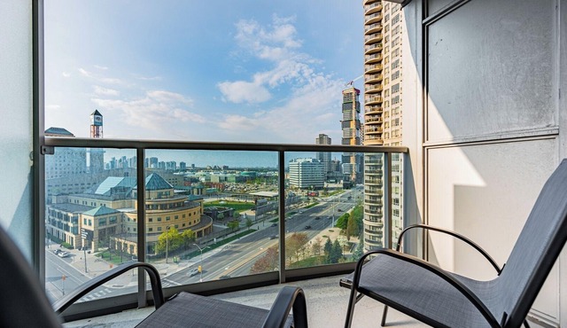 Spacious 1BR+1WR Apartment with Balcony