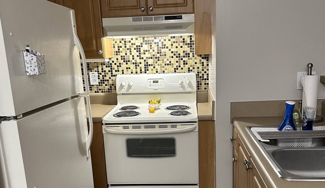 Spacious 1BR Apt in great location!