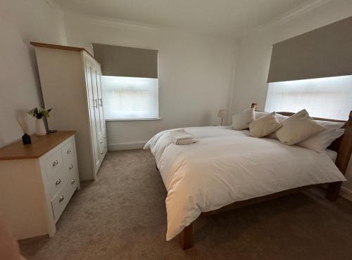 Spacious 1BR Apt near Bedford Stn & Town Centre