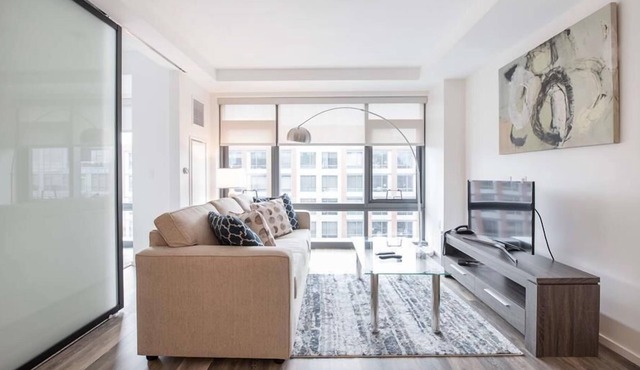 Spacious 1BR | Full Kitchen | Work Desk & WiFi | by GLS