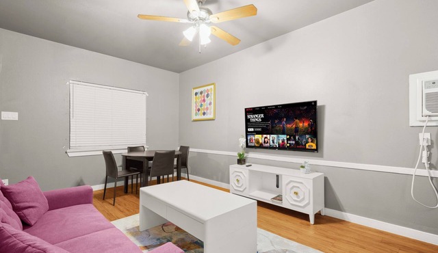 Spacious 1BR in Walkable Austin WiFi + Park