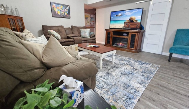 Spacious 1BR Near KU & Downtown - Patio – Freeman Hideaway
