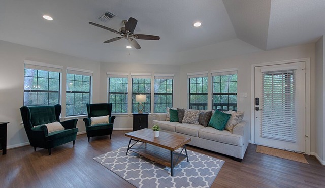 Spacious 1BR Retreat in The Woodlands: Private, Peaceful, Great Location