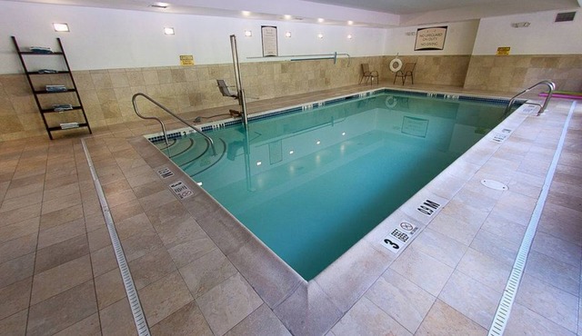 Spacious 1BR Suite w/Kitchenette in Poconos