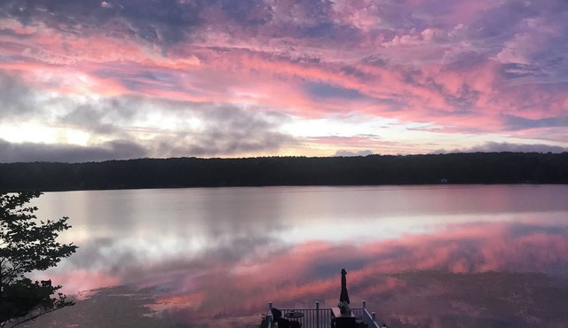 Spacious 1st Floor Carriage House Waterfront Retreat