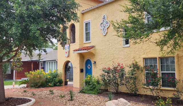 Spacious (2/1, 1100 sqf) - 5 -15 minutes to Airport, Downtown, SeaWorld, etc.