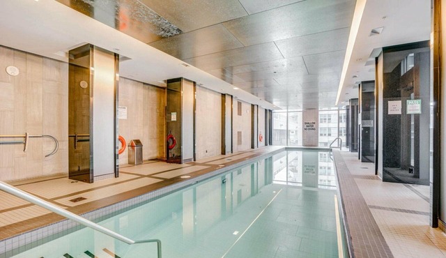 Spacious 2+1 Bedroom in Luxury Building with Access to LCBO, Loblaws, Starbucks