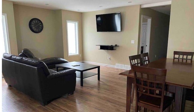 Spacious 2 Bdm close to Airportnn