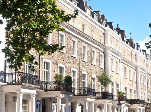 Spacious 2 BDR plus Large Living Dining Room with Workspace Executive Apartments at Prime Locations in Kensington and Chelsea