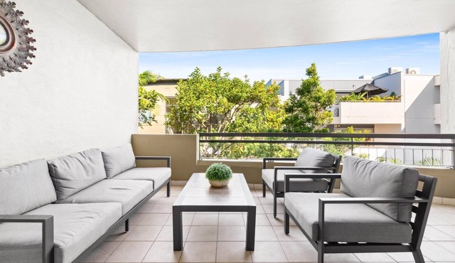 Spacious 2-Bed, 2-Bath Moments from Avalon Beach