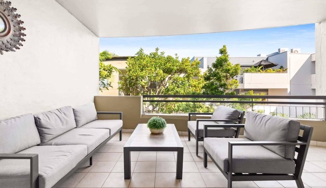 Spacious 2-Bed, 2-Bath Moments from Avalon Beach