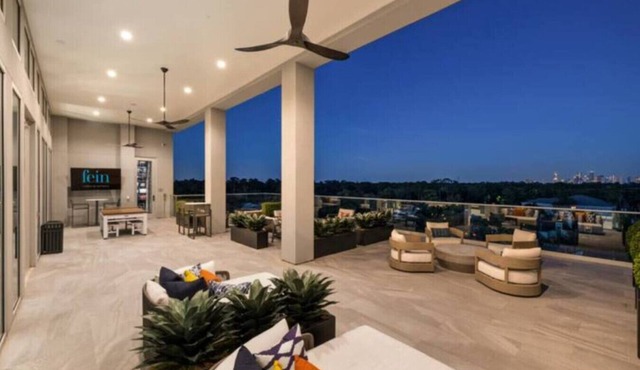 Spacious 2-Bed, 2-Bath Apartment by The Galleria