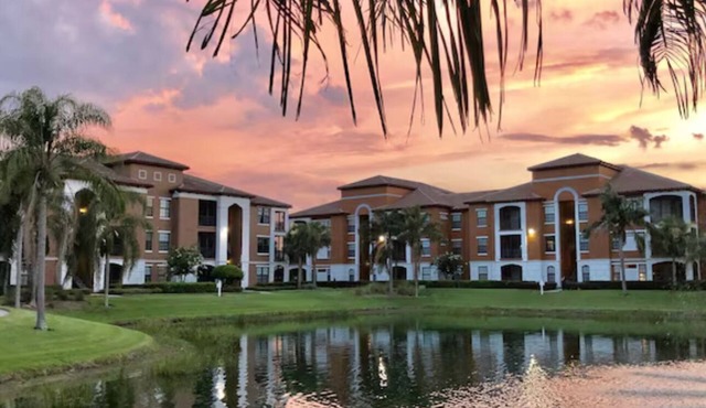 Spacious 2 Bed/2 Bath Condo in Sarasota, Local to Beaches, Shopping, & More