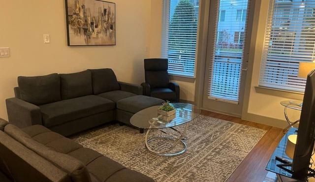 Spacious 2 bed/2bath in the Galleria