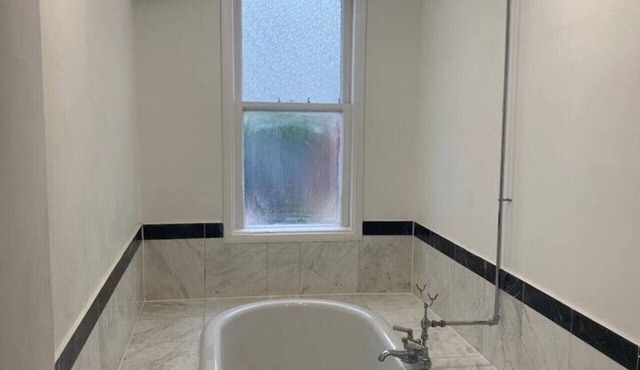 Spacious 2 bed apartment in Addlestone