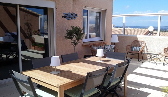 Spacious 2 bed Appartment full air con, Sun terrace,stunning views, Pools