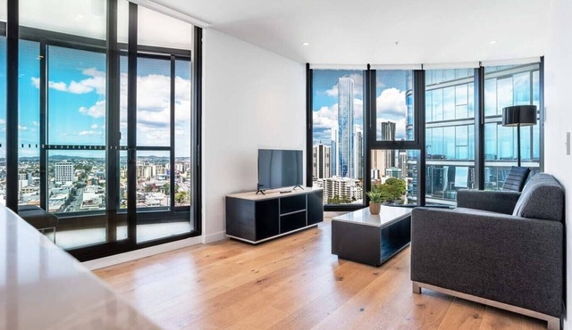 Spacious 2 bedroom Apartment with Rooftop Access