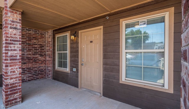Spacious 2 Bed - Floor 1 - Reserved Parking