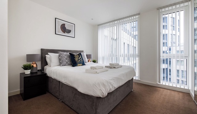 Spacious 2 Bed Flat in Hoxton
