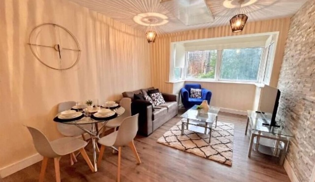 Spacious 2 bedroom Catterick Flat | Free Parking