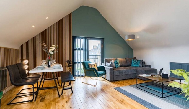 Spacious 2 Bed Loft Apartment