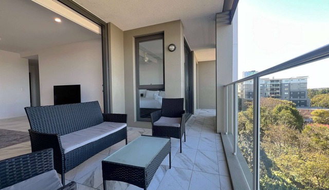 Spacious 2 bedroom Apartment Near PA Hospital