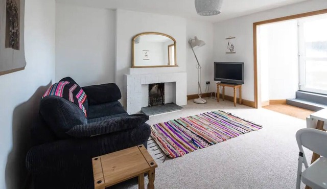 Spacious 2 Bedroom Apartment near Seafront Penzance