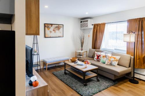 Spacious 2-Bedroom Apartment NYC-10 mins away