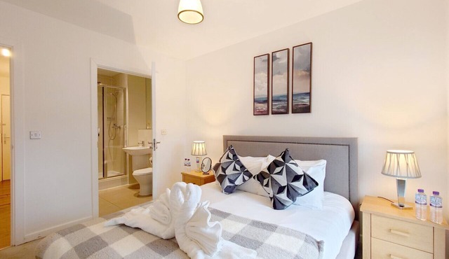 Spacious 2-Bedroom Apartment in Prime Location