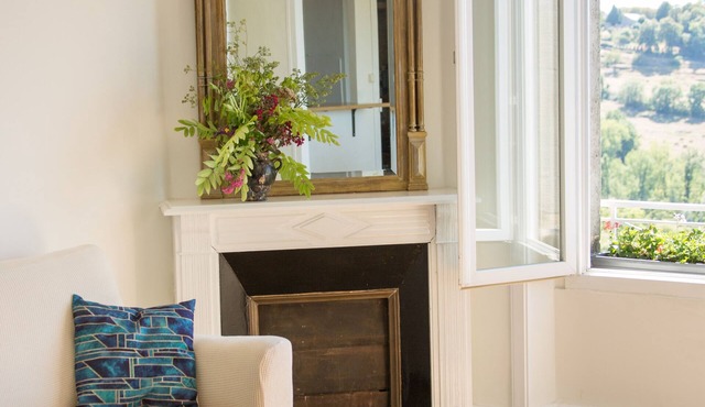 Spacious 2 bedroom apartment with stunning views