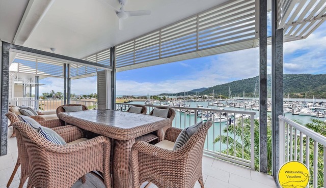 Spacious 2 bedroom Whitsunday Waterfront Penthouse