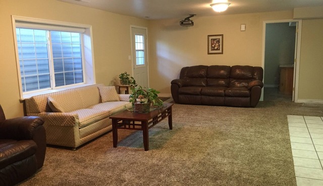 Spacious 2 Bedroom Basement Apartment w/full Kitchen and large living room. 🚭
